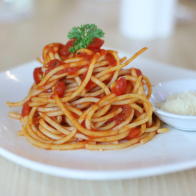 Nudeln mit Tomatensoße